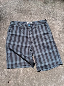 Travis Mathew Blue Golf Checkered Men's Chino Slash Pockets Shorts Size 34 Logo - Picture 1 of 7