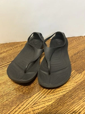 Crocs Sexi Flip Flop Sandals Solid Black Thong Serena 11354 Women's Size 9 Rare - Image 1 of 4