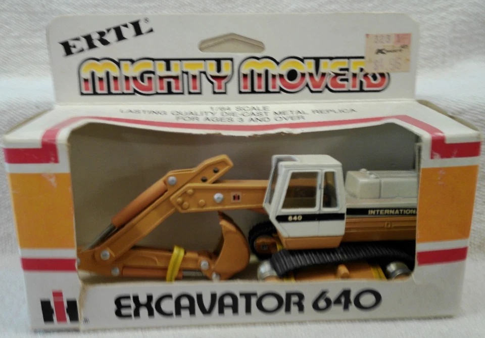 Excavadora Ertl Mighty Movers International 640 1/64 Foto 1 de 3