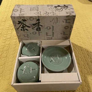 Vintage ~ Korean Celadon Soft Green Glaze Flying Crane Tea Cup Set ~ NIB - Picture 1 of 17
