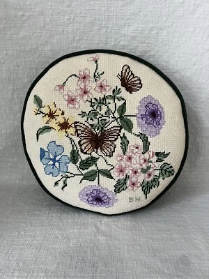 Vintage Handmade Needlepoint Pillow Cream/Green Flowers Victorian Floral BoHo - Image 1 of 4