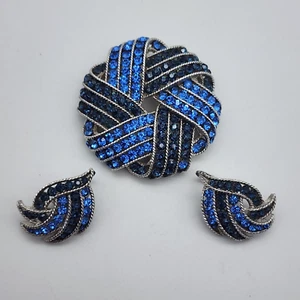 Vintage Crown Trifari Cavalcade - Sapphire Blue Rhinestone - Brooch Earrings Set - Picture 1 of 20