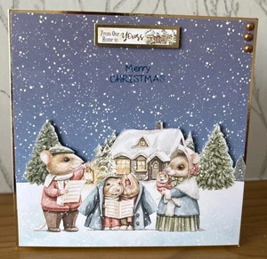 Tarjeta de Navidad hecha a mano de 6"x6" con temática familiar de ratones lindos - "De nuestra casa a la tuya" - Imagen 1 de 4