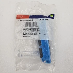 Plaque adaptateur fibre moulée avec précision Leviton 5F100-6LC - Photo 1/4