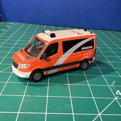 Busch escala HO 1:87 Mercedes German Feuerwehr Berlin Departamento de Bomberos Notario Foto 1 de 4