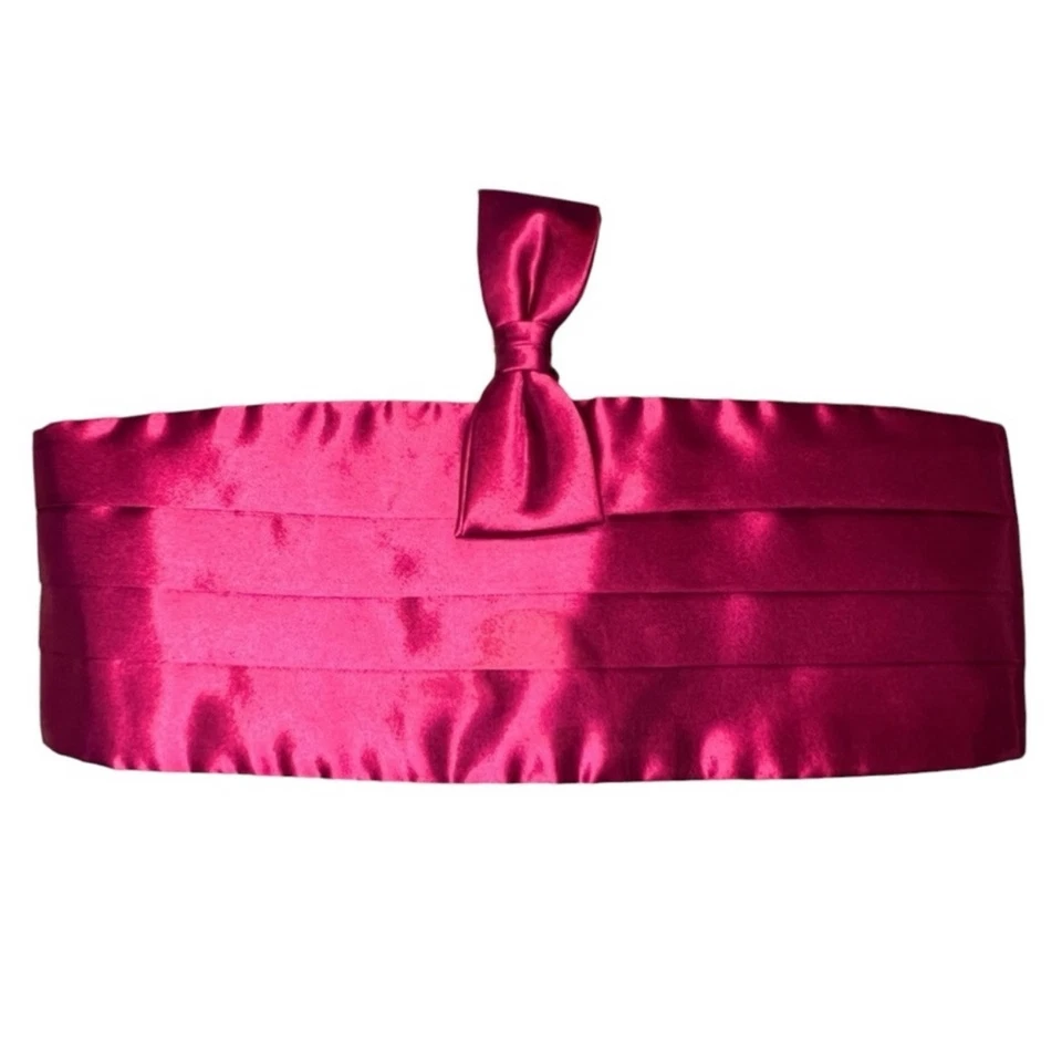 JUEGO DE PAJARITA Y FAJARITA DE SATÉN FUCSIA Foto 1 de 1