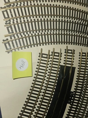 HO CURVE TRACK, TERMINAL RERAILER, SOLD AS PICTURED SEE PHOTOS - Image 1 of 4