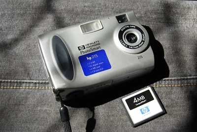 Hewlett Packard PhotoSmart HP 215, 4MB CF card, collectible TESTED - Image 1 of 4