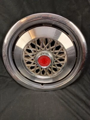 Ford Granada 1975 1976 1977 1978 tapacubos OEM para una rueda de 14 pulgadas Foto 1 de 4