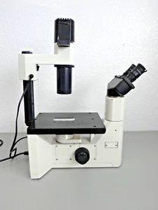 Leica Inverted Phase Contrast Microscope DM IL w/ 3 Objectives - Picture 1 of 13