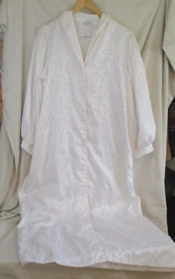 Bata larga de colección para mujer Miss Elaine abotonada blanca brocado talla L bolsillos laterales Foto 1 de 4