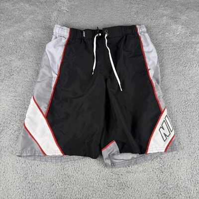 Baús de natação Nike masculino pequeno preto prata forrado de malha com cadarço praia de surf - Imagem 1 de 4