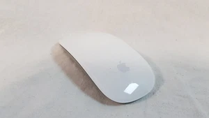 Apple a1657 Genuine Original Magic Mouse 2 Wireless Bluetooth - Picture 1 of 8