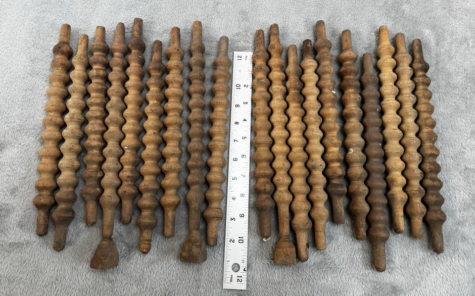 10 HUSILLOS DE MADERA TORNEADOS VINTAGE Cuerda Girada 10,5 a 11,5 longitud media Foto 1 de 4