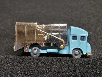 Husky Shelvoke and Drewry - S&D Refuse Van - Image 1 of 4