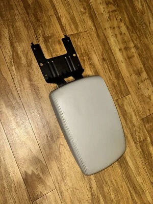 Nissan Máxima 2006 2007 2008 consola central tapa reposabrazos reposabrazos OEM beige Foto 1 de 2