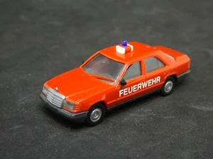 Herpa Mercedes 300E Feuerwehr 1/87 1:87 - Bild 1 von 4