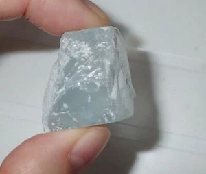 Aquamarine Rough Stone From Afghanistan 130.5 Carat Piece 27x27x23 mm - Picture 1 of 8