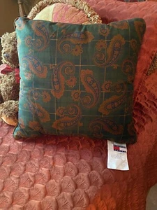 Tommy Hilfiger Denbeigh 18x18 Green & Red Paisley square throw pillow - Picture 1 of 6