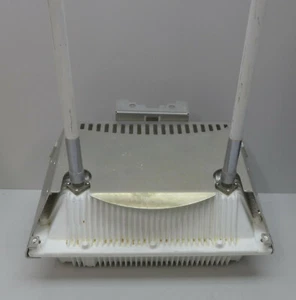 Tropos 5210 Outdoor Router with Bracket and 2 Antennas - Picture 1 of 7