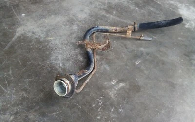 Ford Escort ZX2 1999-2003 cuello de llenado de combustible  Foto 1 de 3