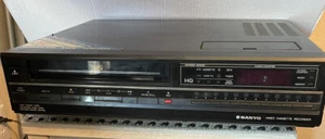 VHS Sanyo VHR1100, video cassette recorder, Tested And Powers On, 1985 Vintage - Picture 1 of 10