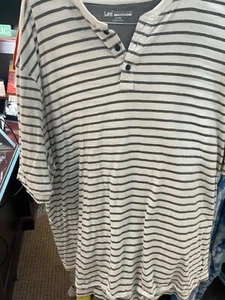 Camisa Henley Para Hombre Grande y Alta Marca Lee Rayas Blancas y Grises, Talla 3XB - Imagen 1 de 2