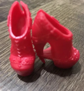 Mattel Monster High Doll Coffin Bean Toralei Replacement Red Heel Shoes - Picture 1 of 3