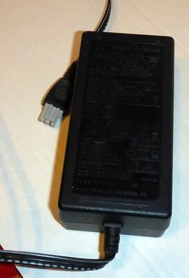 HP Netzteil AC Power Adapter 0957-2166 output: 32V 940mA 16V 625mA 40 W DC - Bild 1 von 2