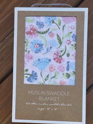 Manta Boutique Mud Pie Estampado Floral Muselina 47 X 47 Nueva En Caja De Regalo Foto 1 de 3
