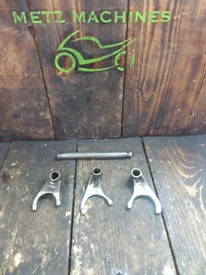 Yamaha XJ600s Seca 1993 2 OEM transmisión horquillas de cambio y eje  Foto 1 de 4