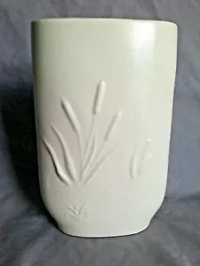 Vintage Red Wing Oval Keramik Vase cremefarben/grün Cattails geprägt 7 3/4 Zoll hoch - Bild 1 von 10