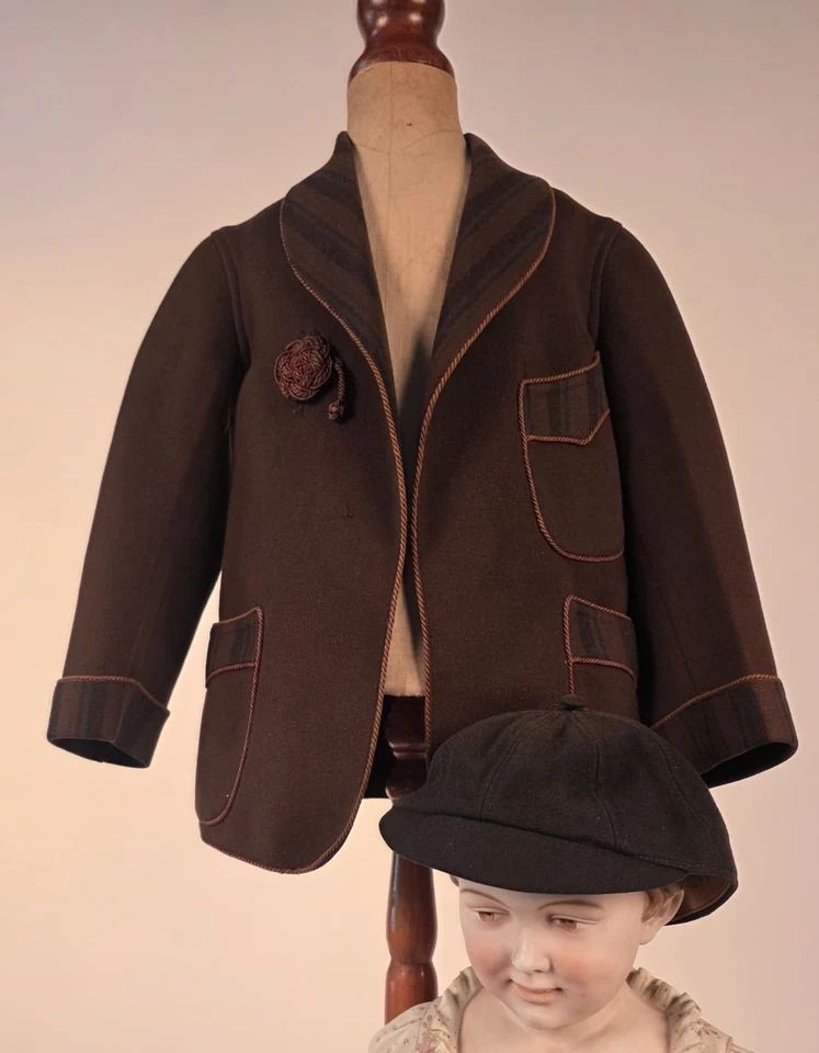 维多利亚儿童羊毛夹克带条纹饰边 + 匹配纽扣上衣 — 第 1/4 张图片