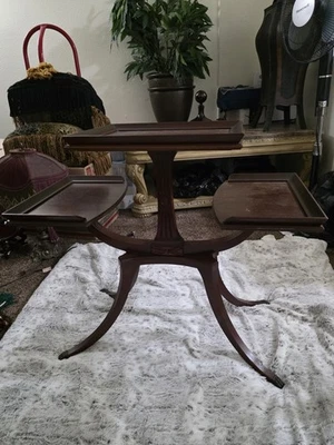 美丽复古维多利亚 Duncan Phyfe 3 层桌子 — 第 1/4 张图片