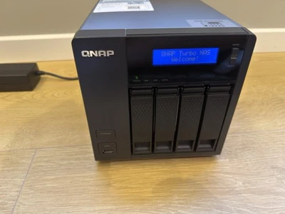 QNAP TS-421 - Sistema NAS a 4 dischi ad alte prestazioni - Immagine 1 di 4