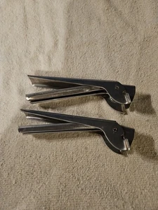 Pair Of Vintage  Aluminum Pot Holder, Clamp-on Handle Lifter  Made In USA - Picture 1 of 7