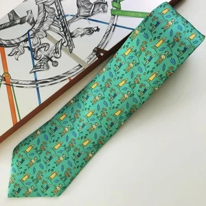 HERMES Neck Tie Green Figure Plant 100%Silk Made in France - Picture 1 of 9