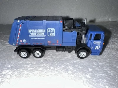 Matchbox Collectibles, 1:64 scale, 2009 Autocar ACX Garbage Truck, AWS, #RW002 - Image 1 of 4