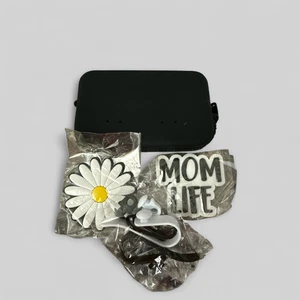 Schwarz Stuhl Zubehör Aufbewahrungstasche mit Deko Set - "MOM LIFE" Patch & Gänseblümchen - Bild 1 von 2
