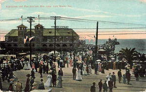 FOLLA A LUNGA SPIAGGIA CA AUDITORIUM E MOLO 1912 CARTOLINA D'EPOCA 090524 T - Foto 1 di 2