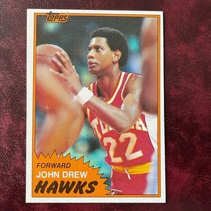 Juego Topps 1981-82 John Drew #1 Hawks - casi nuevo/como nuevo+ *alta calidad* venta - Imagen 1 de 2