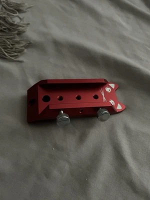 Manillar de silla de montar William Optics Cat para telescopio Redcat 51 - rojo # M-HCRC-RD Foto 1 de 2