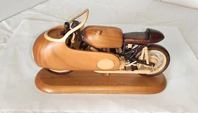 Modellino Moto GUZZI 350 GP 1957 Scala 1:9 Legno 3 colors Hand made in Italy - Immagine 1 di 4
