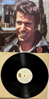 HAPPY DAYS VINYL FONZIE FAVORITES LP VINYL SOUNDTRACK TVLP-177602R *EXCELLENT - Image 1 of 4
