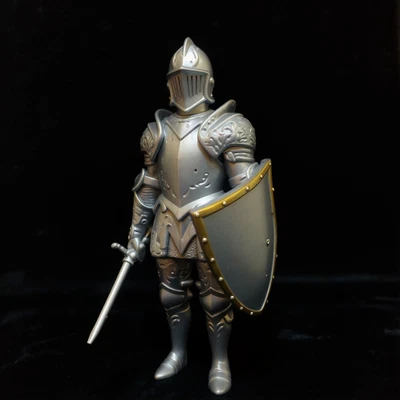 Caballero Miniatura en Traje de Armadura con Espada y Escudo - Escala - Medieval Foto 1 de 4