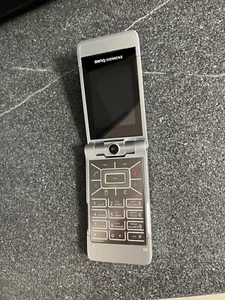 Vecchio cellulare pieghevole Benq-Siemens, vintage EF81 senza batteria e coperchio parzialmente smontato - Foto 1 di 2
