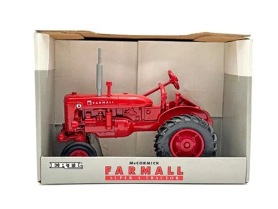 1/16 International Harvester Farmall Super A Tractor - Image 1 of 3