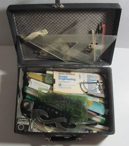 Vintage Zeichnerwerkzeuge, Rechenschieber, Winkelmesser, Lineale, Dreiecke - Bild 1 von 10