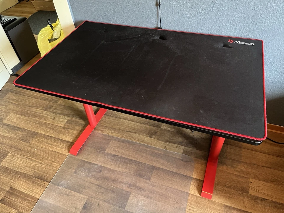 Arozzi Arena Pure Gaming-Tisch, Schwarz - Bild 1 von 1