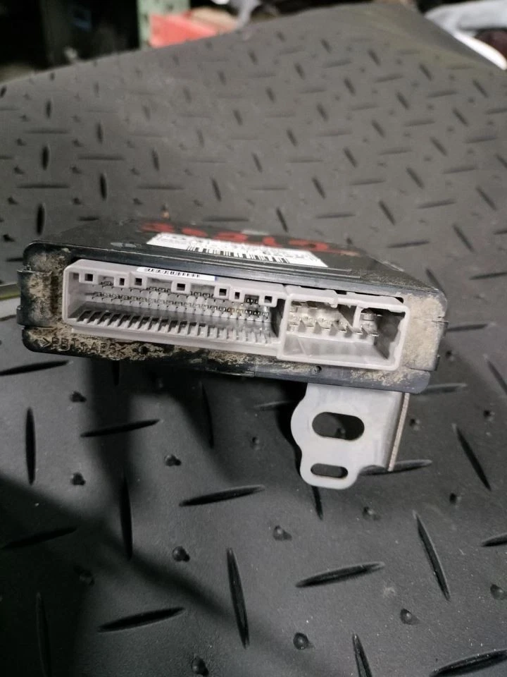 MÓDULO DE CONTROL CHASIS 89533-04030 2016-2019 TOYOTA TACOMA Foto 1 de 4